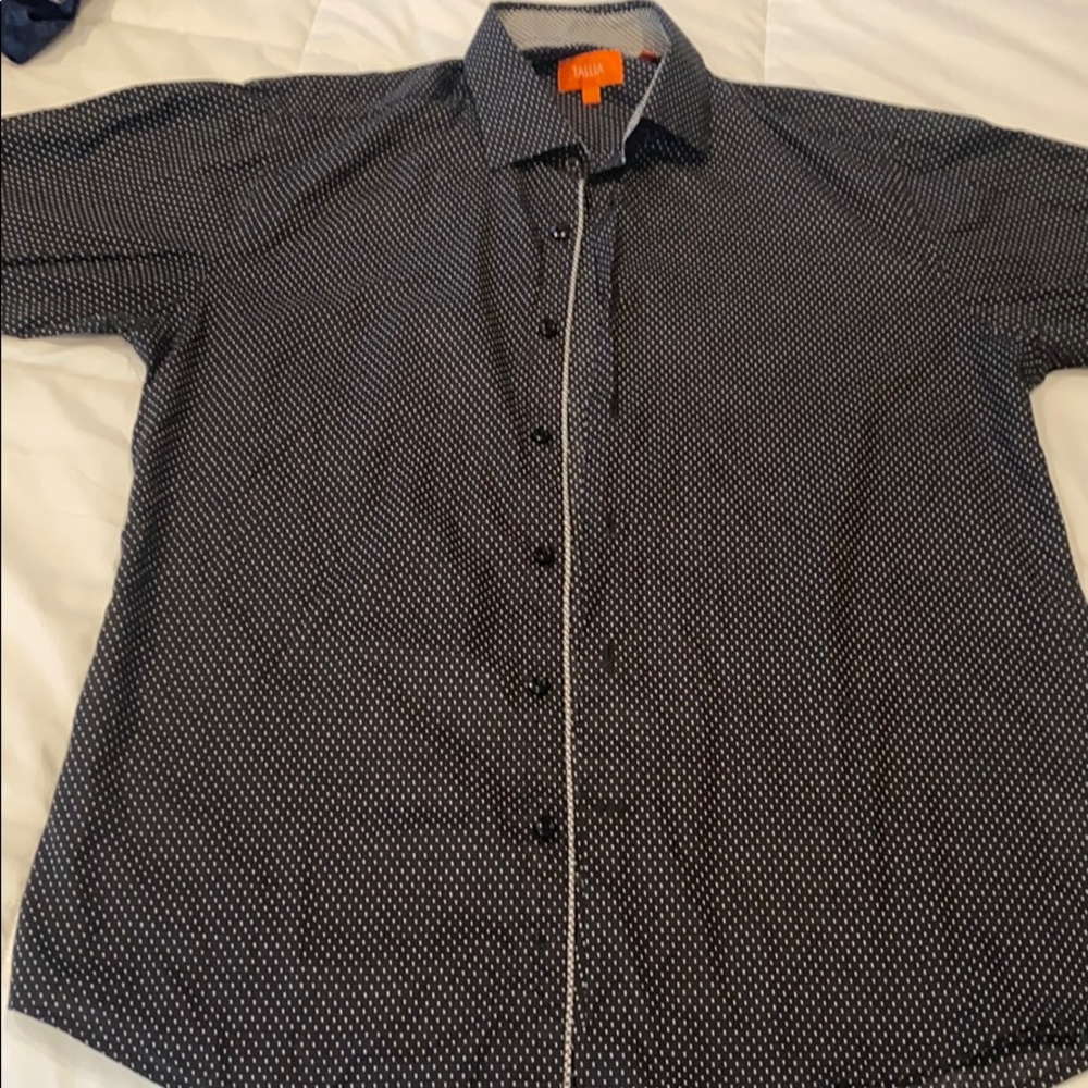 Used Tallia long sleeve dress shirt SZ Medium